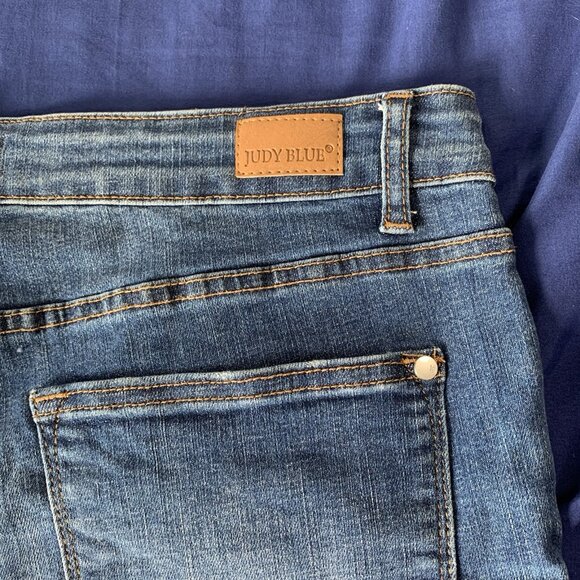 Judy Blue Shorts Womens X-Large Blue Denim Distressed Raw Hem Frayed Stretch - Picture 10 of 11